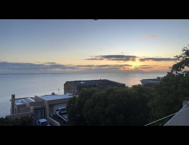 2 BEDROOM PROPERTY TO RENT IN FISH HOEK